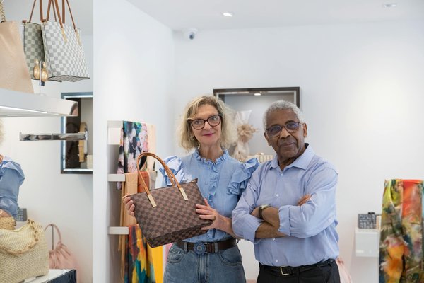 Explorez les Secrets de l'Acupression pour Soulager Efficacement les Douleurs Menstruelles